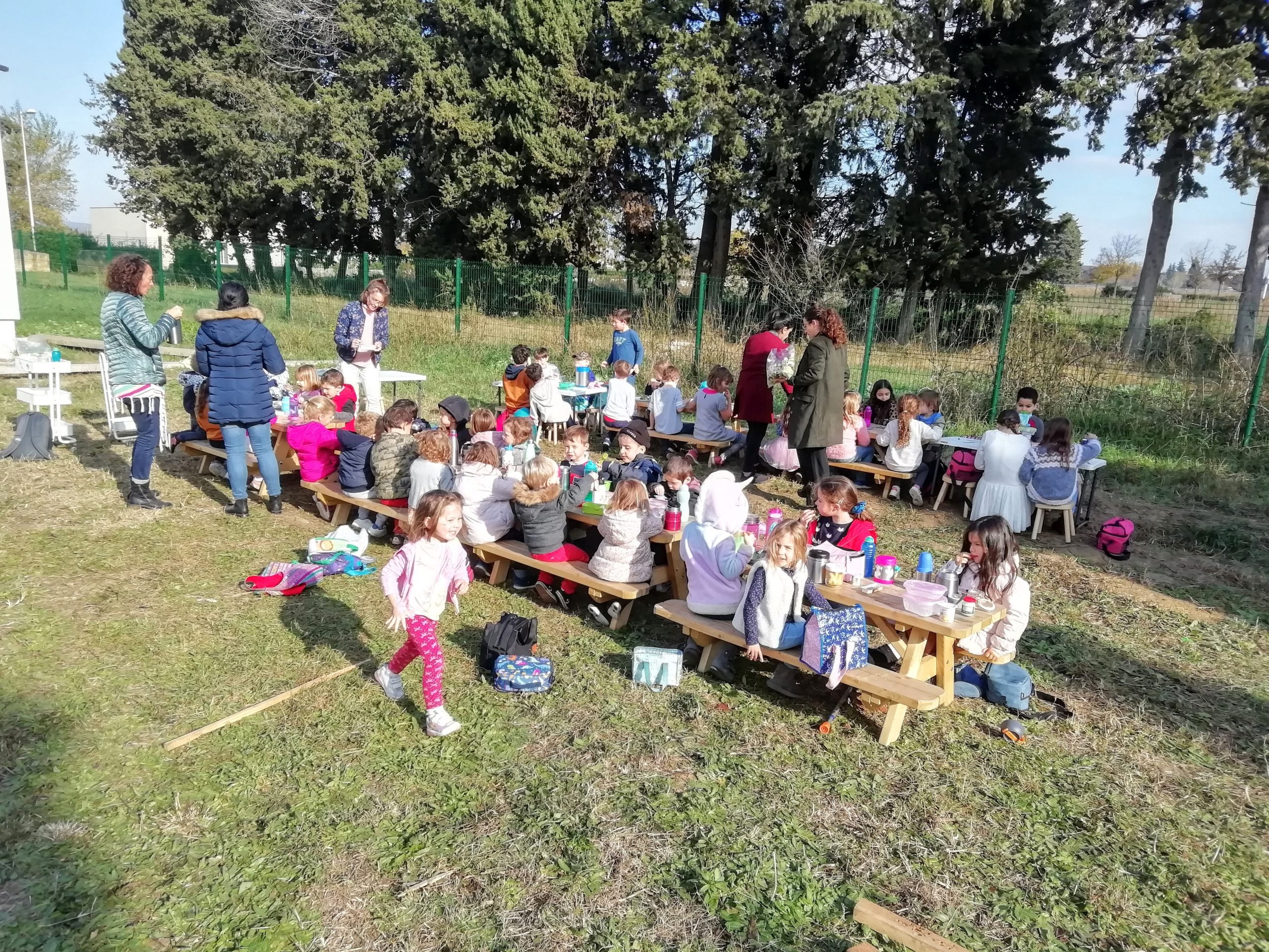 Déjeuner des enfants - École Montessori Happy Forever School à Nîmes - Children lunch